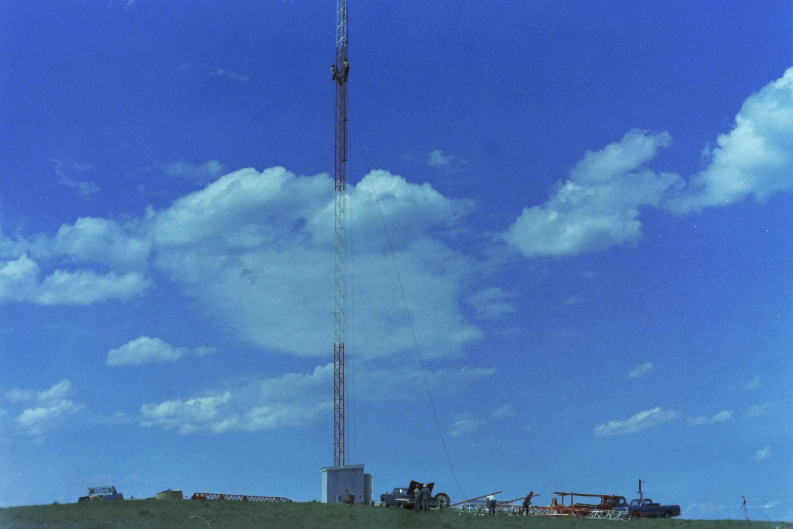 Raising the Beaver-Valentine TV tower, Cherry County, Nebraska, 1970